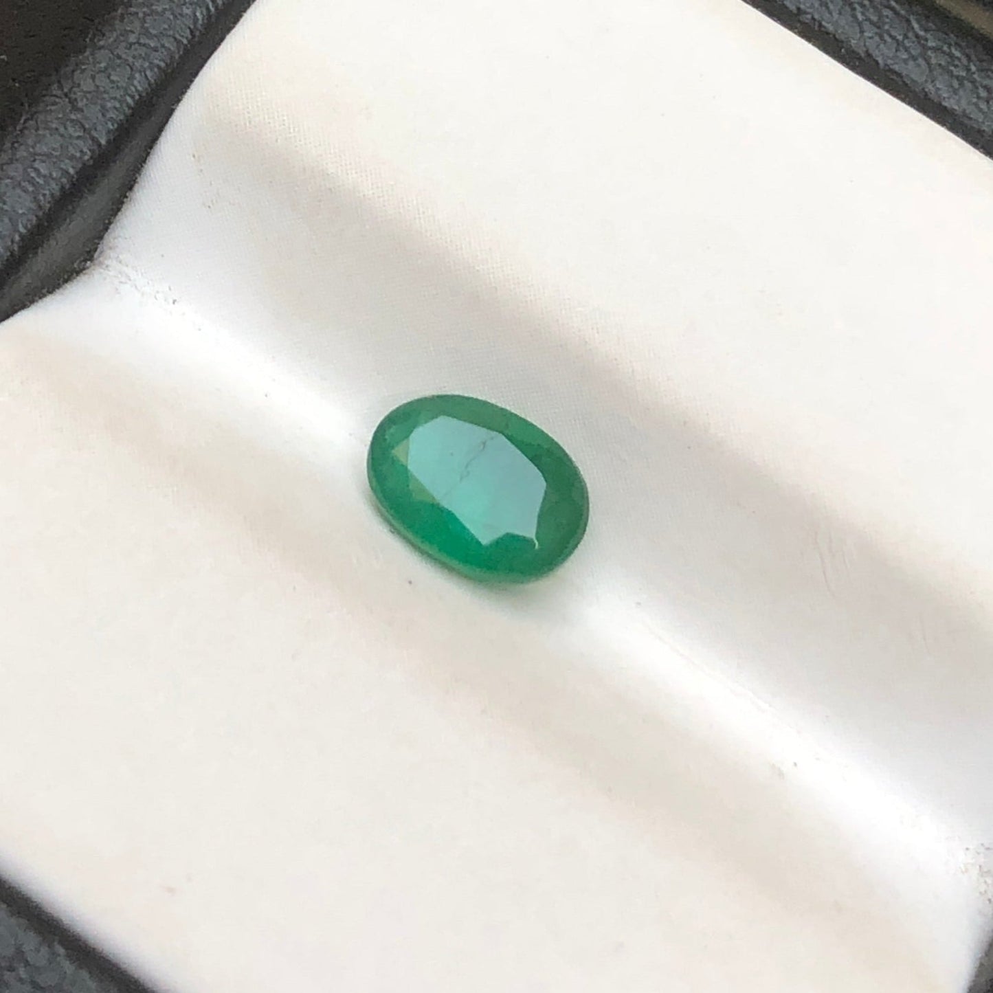 0.85ct Emerald for sale - Budh Ratna - Zamurd - Pachu Stone, Markat Mani Stone - 8x6mm