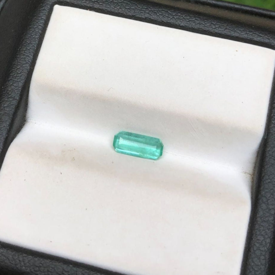 0.35Ct Emerald for sale - Budh Ratna - Zamurd - Pachu Stone, Markat Mani Stone - 7x3mm