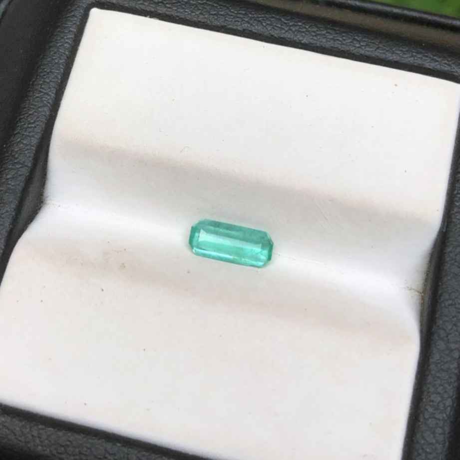 0.40Ct Emerald for sale - Budh Ratna - Zamurd - Pachu Stone, Markat Mani Stone - 8x4mm