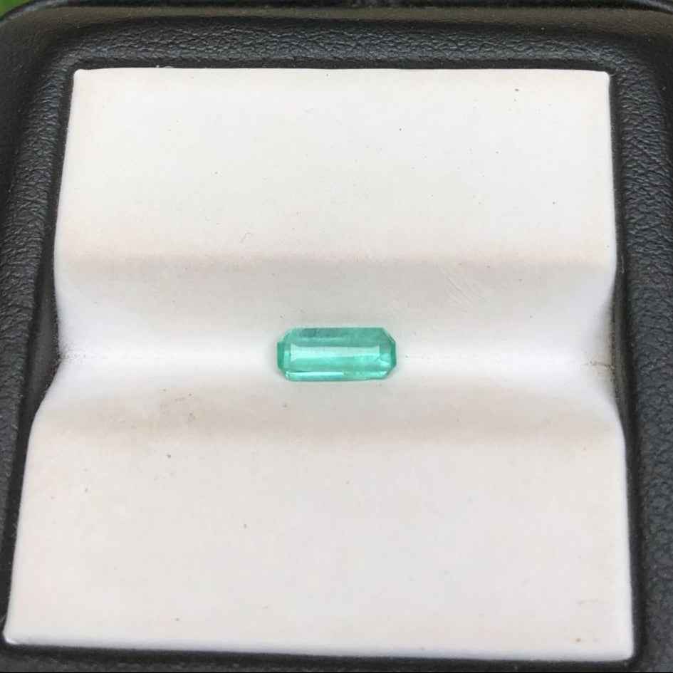 0.40Ct Emerald for sale - Budh Ratna - Zamurd - Pachu Stone, Markat Mani Stone - 8x4mm