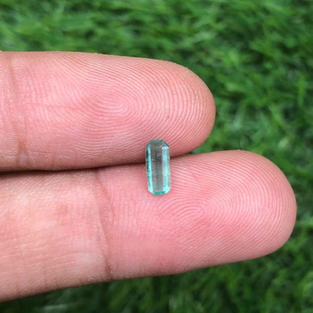 0.40Ct Emerald for sale - Budh Ratna - Zamurd - Pachu Stone, Markat Mani Stone - 8x4mm