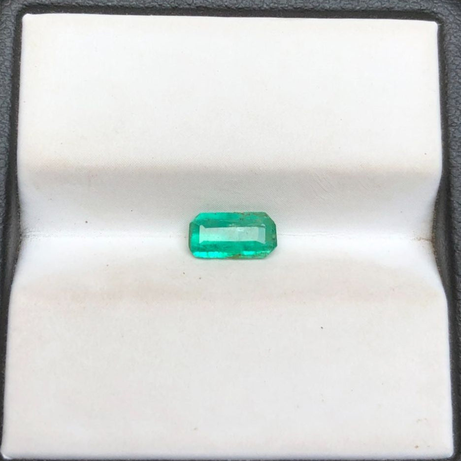 0.50Ct Emerald for sale - Budh Ratna - Zamurd - Pachu Stone, Markat Mani Stone - 8x5mm