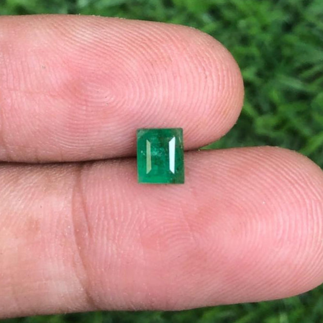 0.80Ct Emerald for sale - Budh Ratna - Zamurd - Pachu Stone, Markat Mani Stone - 7x6mm