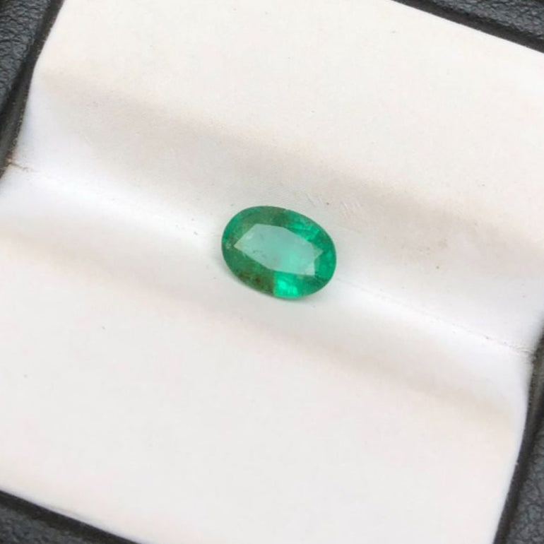 0.90Ct Emerald for sale - Budh Ratna - Zamurd - Pachu Stone, Markat Mani Stone - 8x6mm