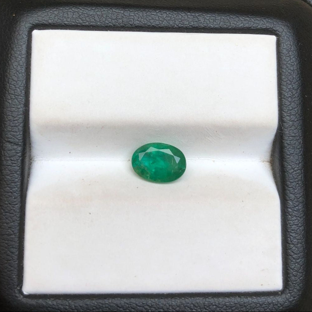 0.95Ct Emerald for sale - Budh Ratna - Zamurd - Pachu Stone, Markat Mani Stone - 9x6mm