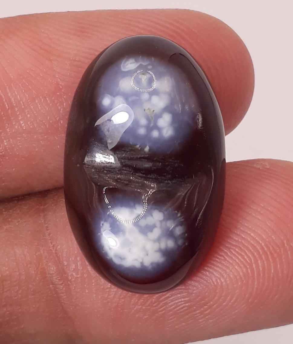 15.7ct Natural White Eye Agate For Sale - Aqeeq - Dimension 22x14x7mm