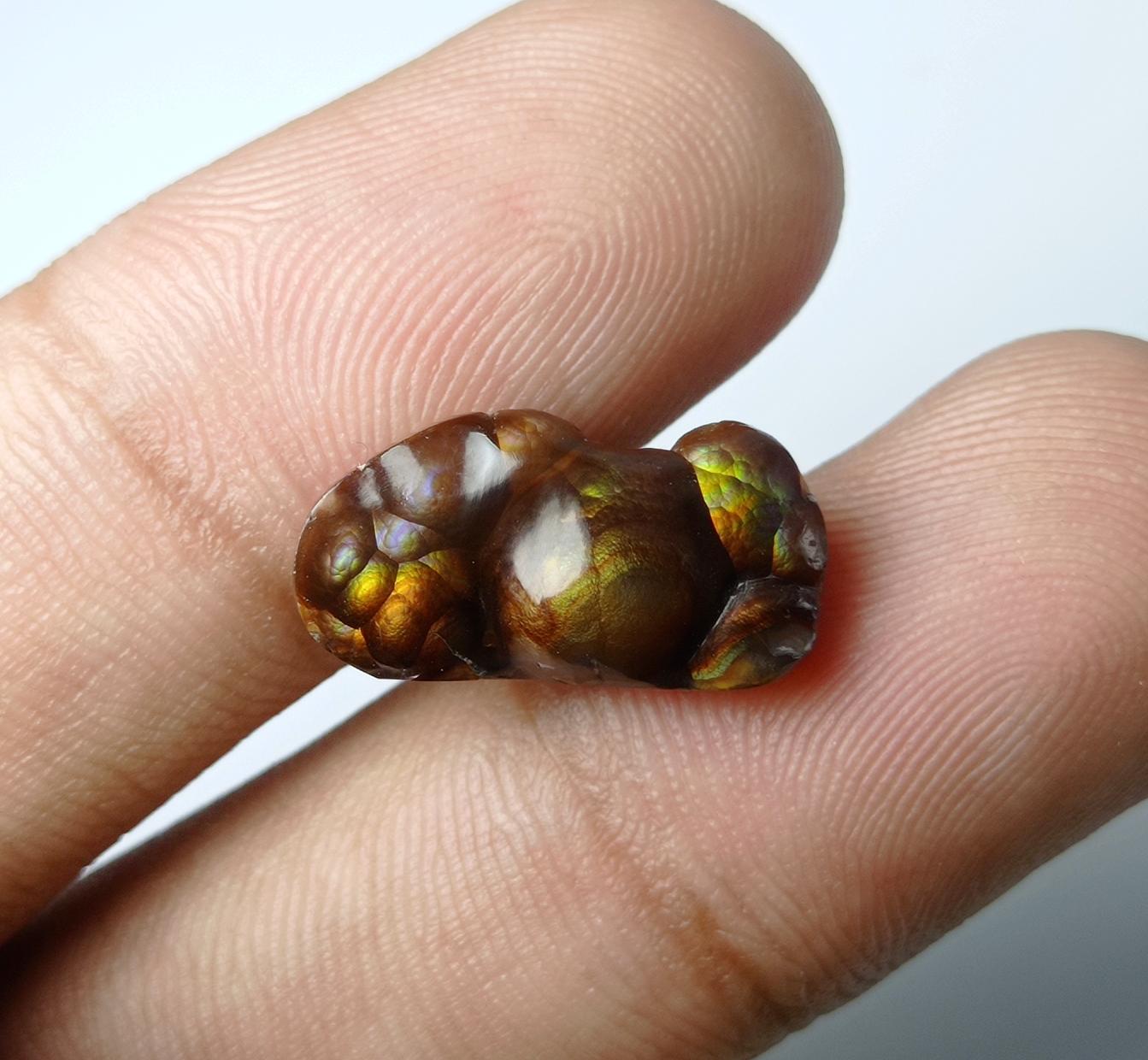 7.7ct Mexican Carved Fire Agate, Dimensions 18x9x5mm