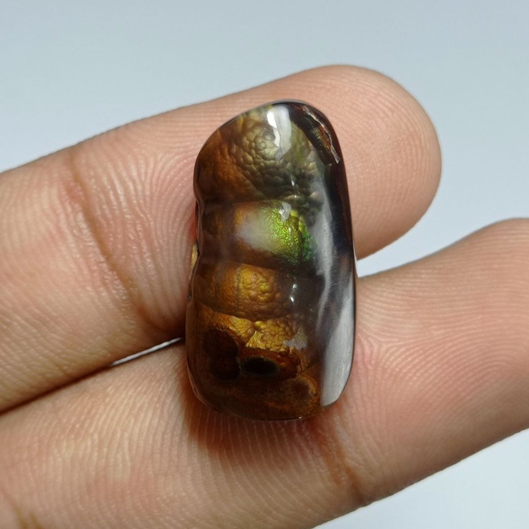 24.1ct Rare Fire Agate with multiple Fires - Dimensions 25x13x8mm