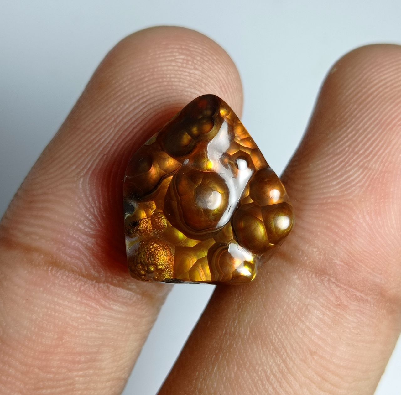 12.5ct Mexican Bubbly Fire Agate - Dimensions 18x16x6mm