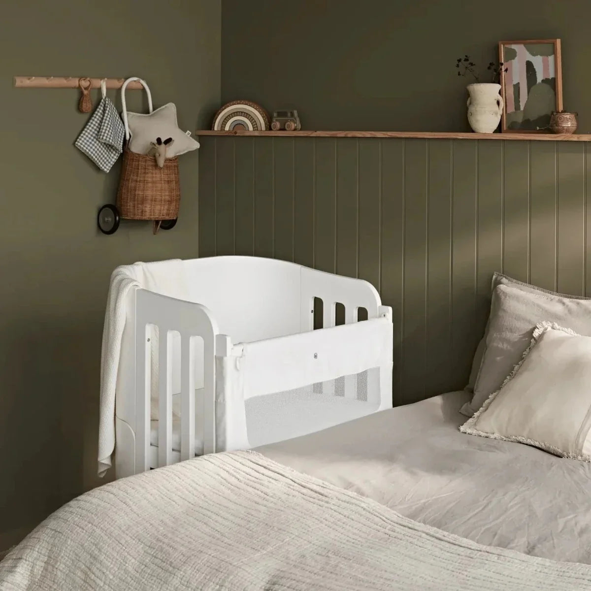 Gaia Baby Serena Cot Bed & Bedside Crib Set - White/Natural