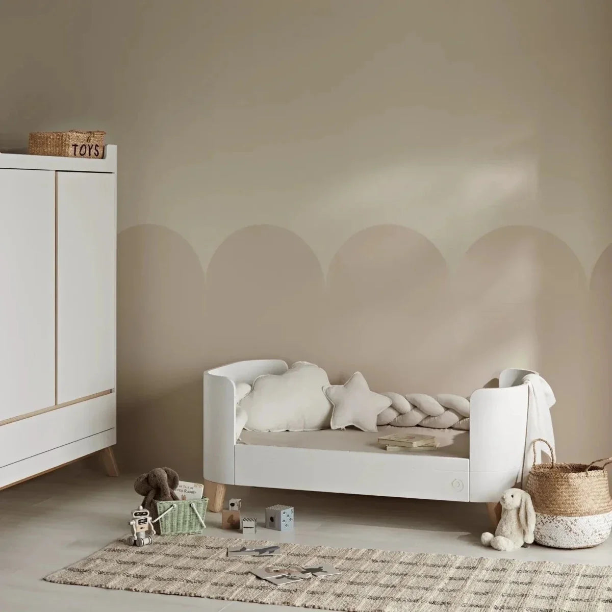 Gaia Baby Serena Cot Bed & Bedside Crib Set - White/Natural