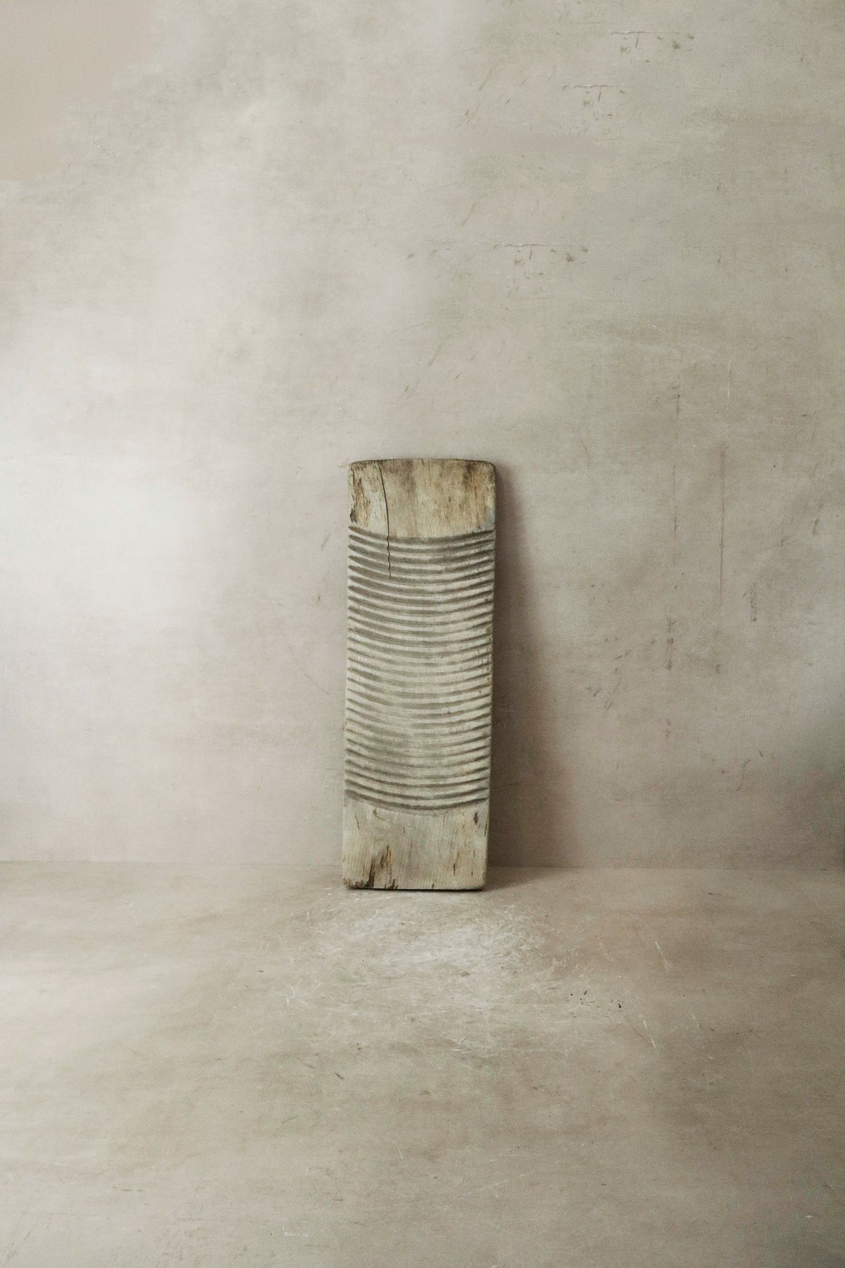 Vintage Elm Wooden Washboard - 2
