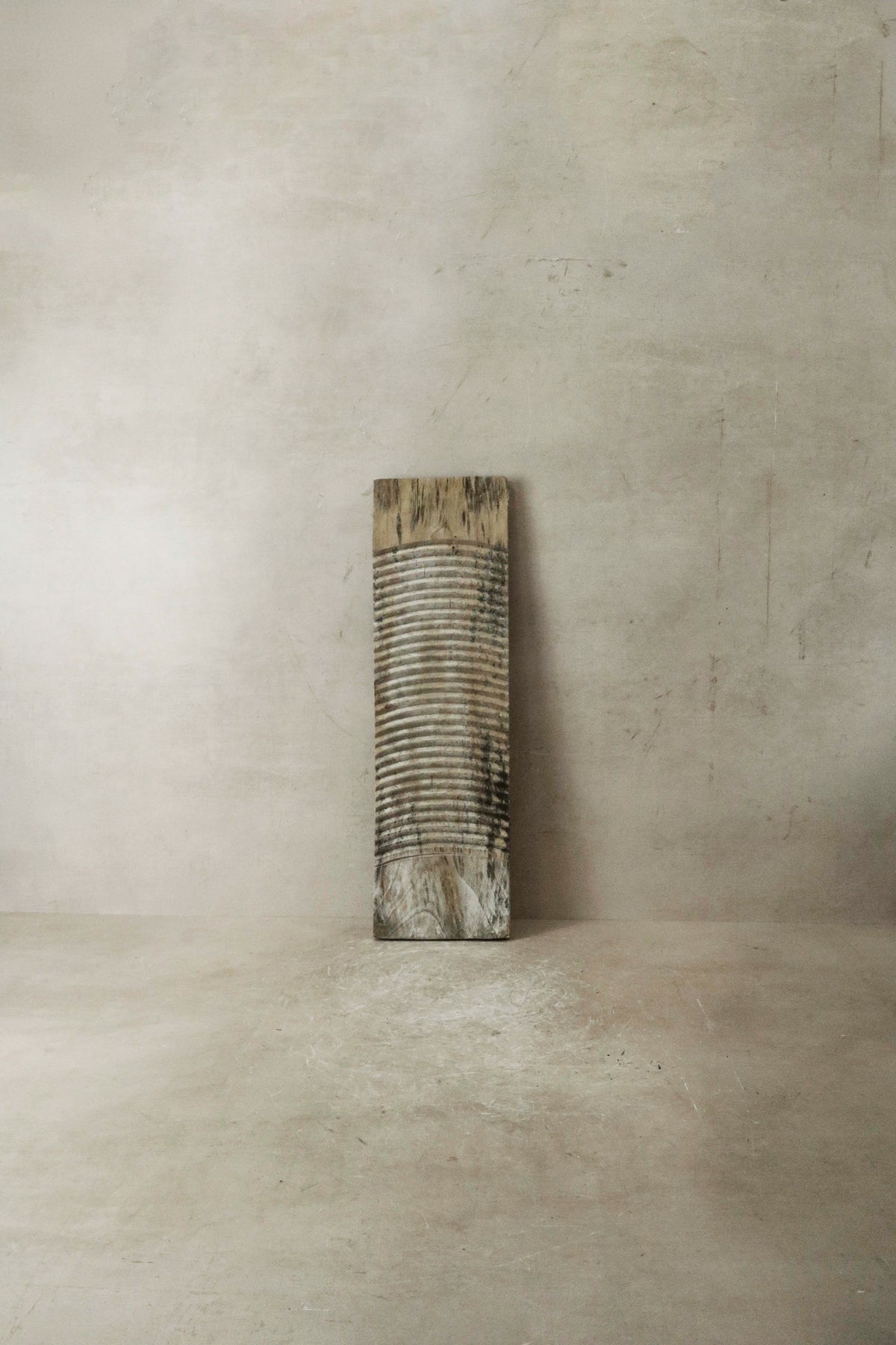 Vintage Elm Wooden Washboard - 4