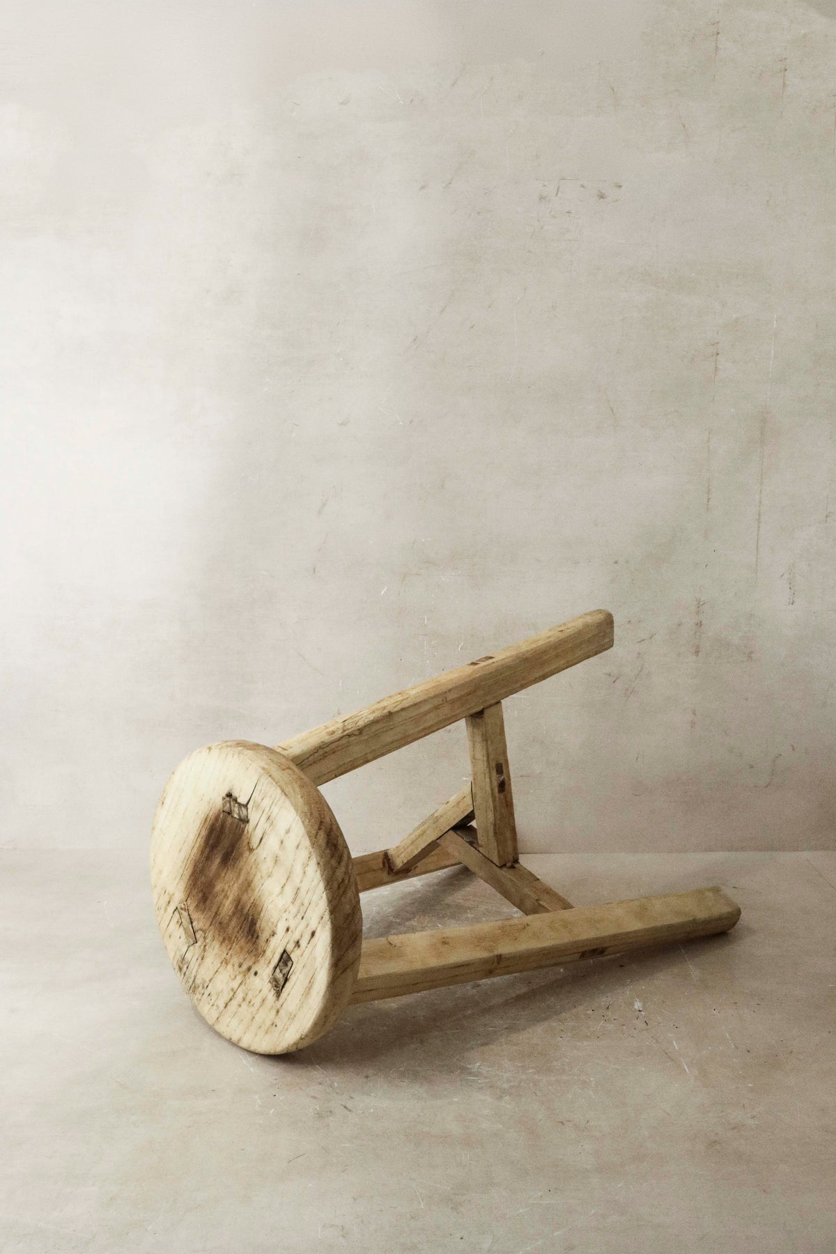 Vintage Rustic Elm Wood Stool - Round - No 25
