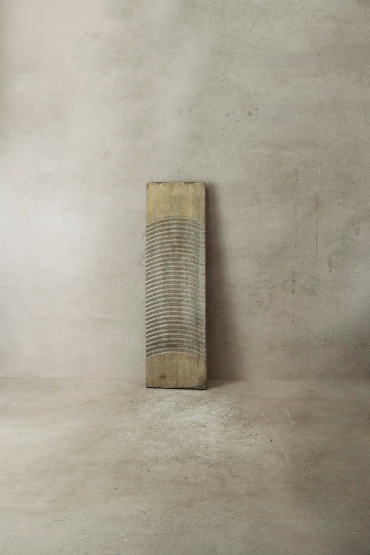 Vintage Elm Wooden Washboard - 3