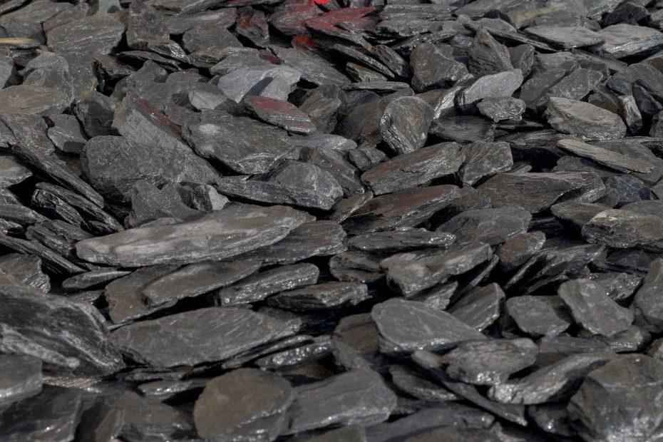 40mm Graphite Grey Slate Chippings
