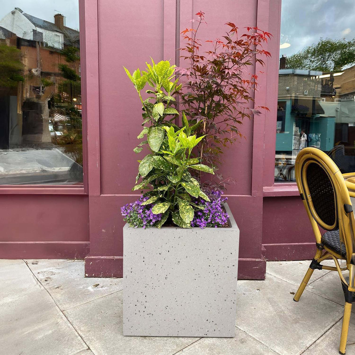 IDEALIST Lite Contemporary Flower Box Square Garden Planter, Light Concrete Outdoor Large Plant Pot H50 L50 W50 cm, 126L