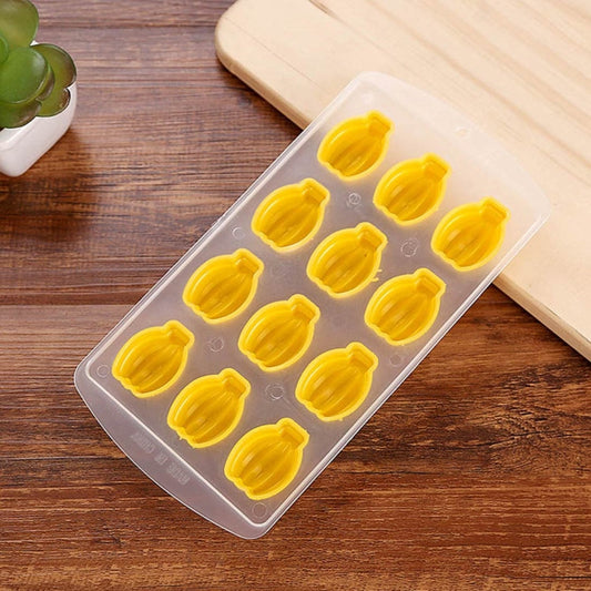 Banana Shaped Silicon Ice Cube Tray / Ice Mold Random Color, Banana Shaped