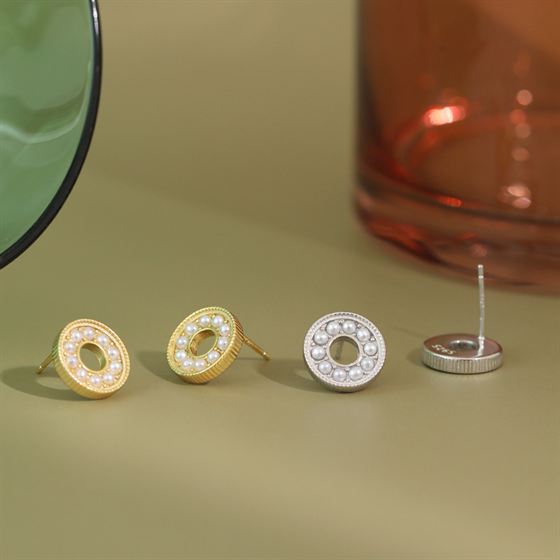 Hot Shell Pearl Geometry Hollow Circle Stud Earrings - Gold-Plated Silver Pearl Earrings for women - Perfect Pearl Earrings with Gift Wrapping Included