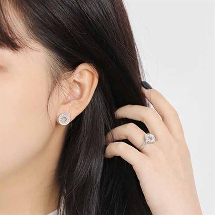 Hot Shell Pearl Geometry Hollow Circle Stud Earrings - Gold-Plated Silver Pearl Earrings for women - Perfect Pearl Earrings with Gift Wrapping Included