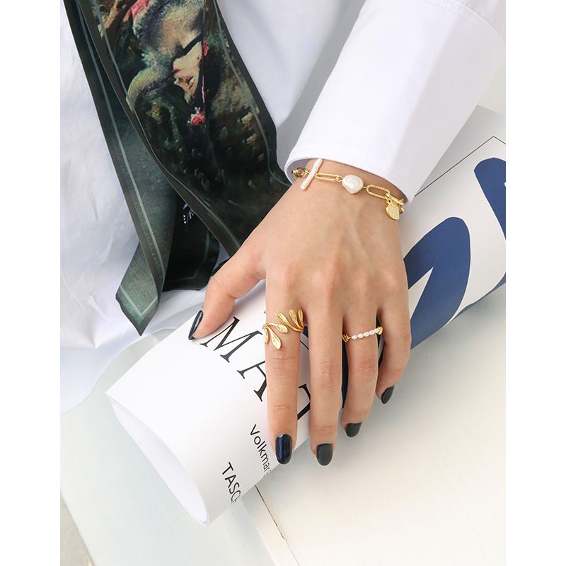 Fashion Natural Pearls Chain Ring - Gold-Plated Silver Pearl Rings for women - Perfect Pearl Rings with Gift Wrapping Included