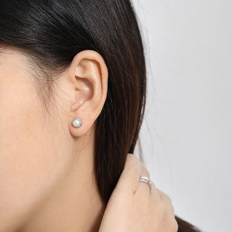 Fashion Irregular Freshwater Pearl Stud Earrings - Gold-Plated Silver Pearl Earrings for women - Perfect Pearl Earrings with Gift Wrapping Included