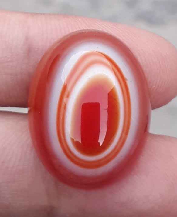 36ct Natural Red Eye Agate For Sale - Aqeeq - Dimension 23x18x12mm