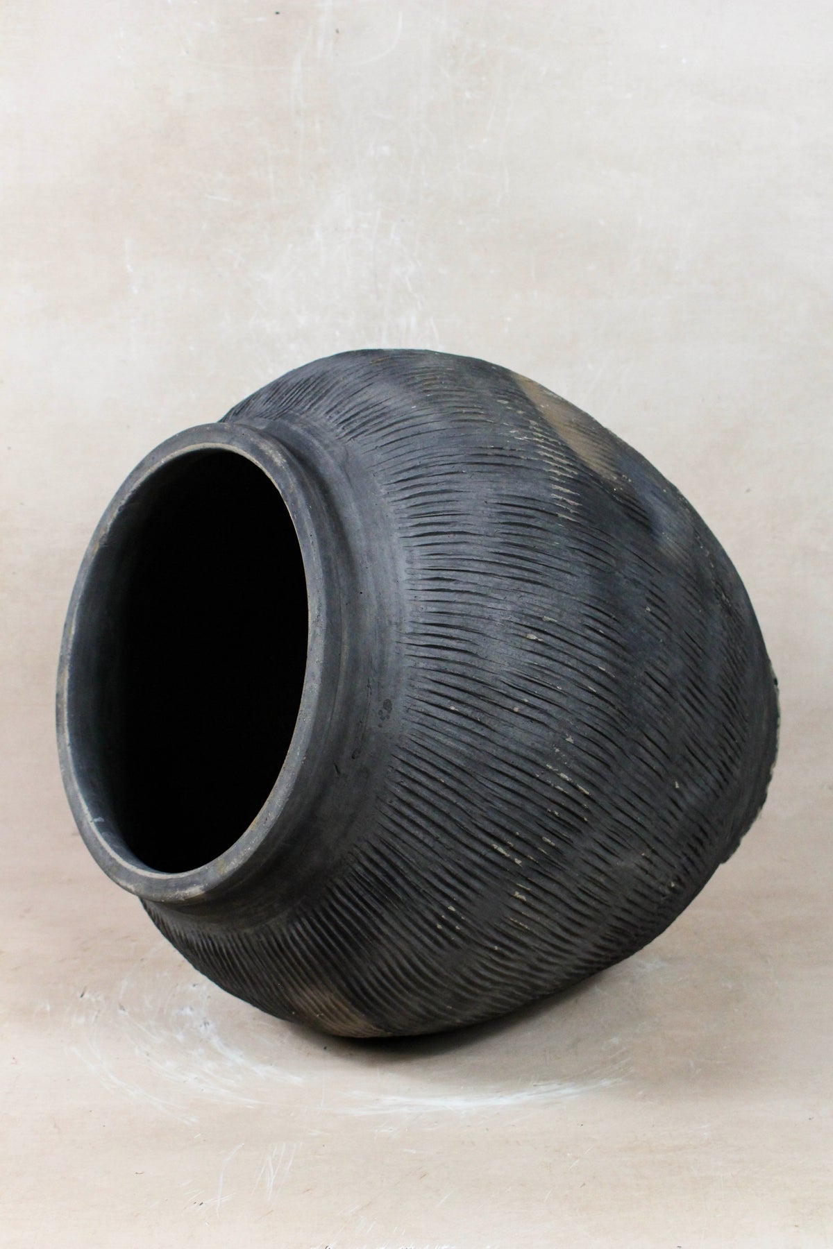 Vintage Textured Grey Pot - VT16
