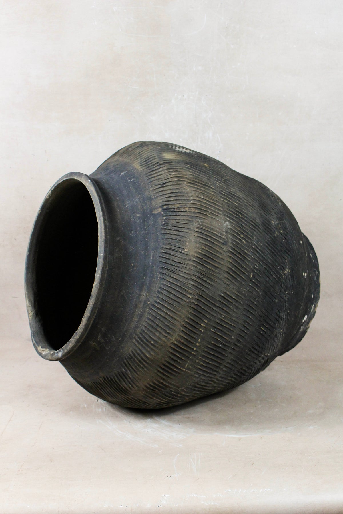 Vintage Textured Grey Pot - VT20