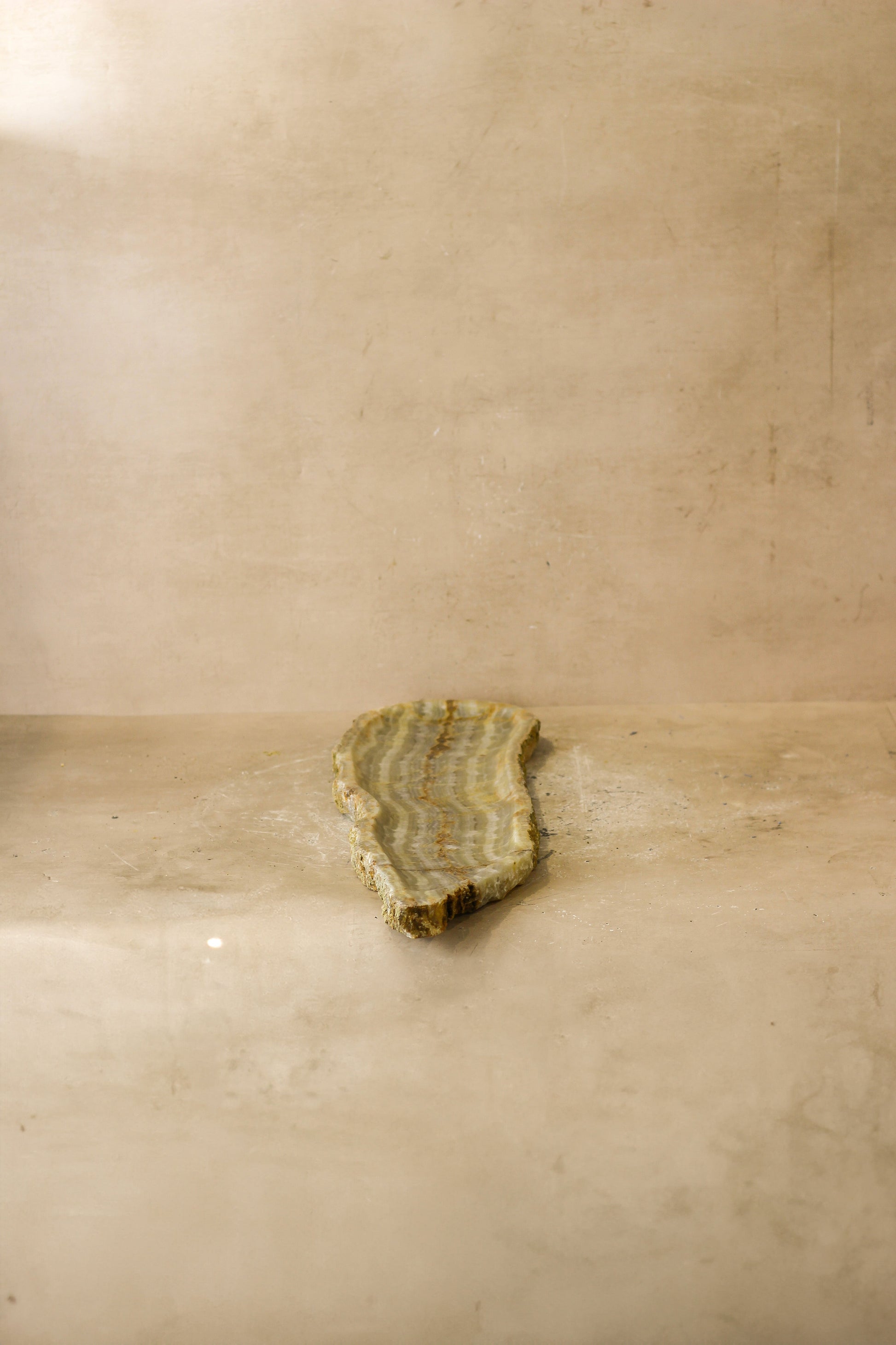 Premium Onyx Tray Raw Edge No 14