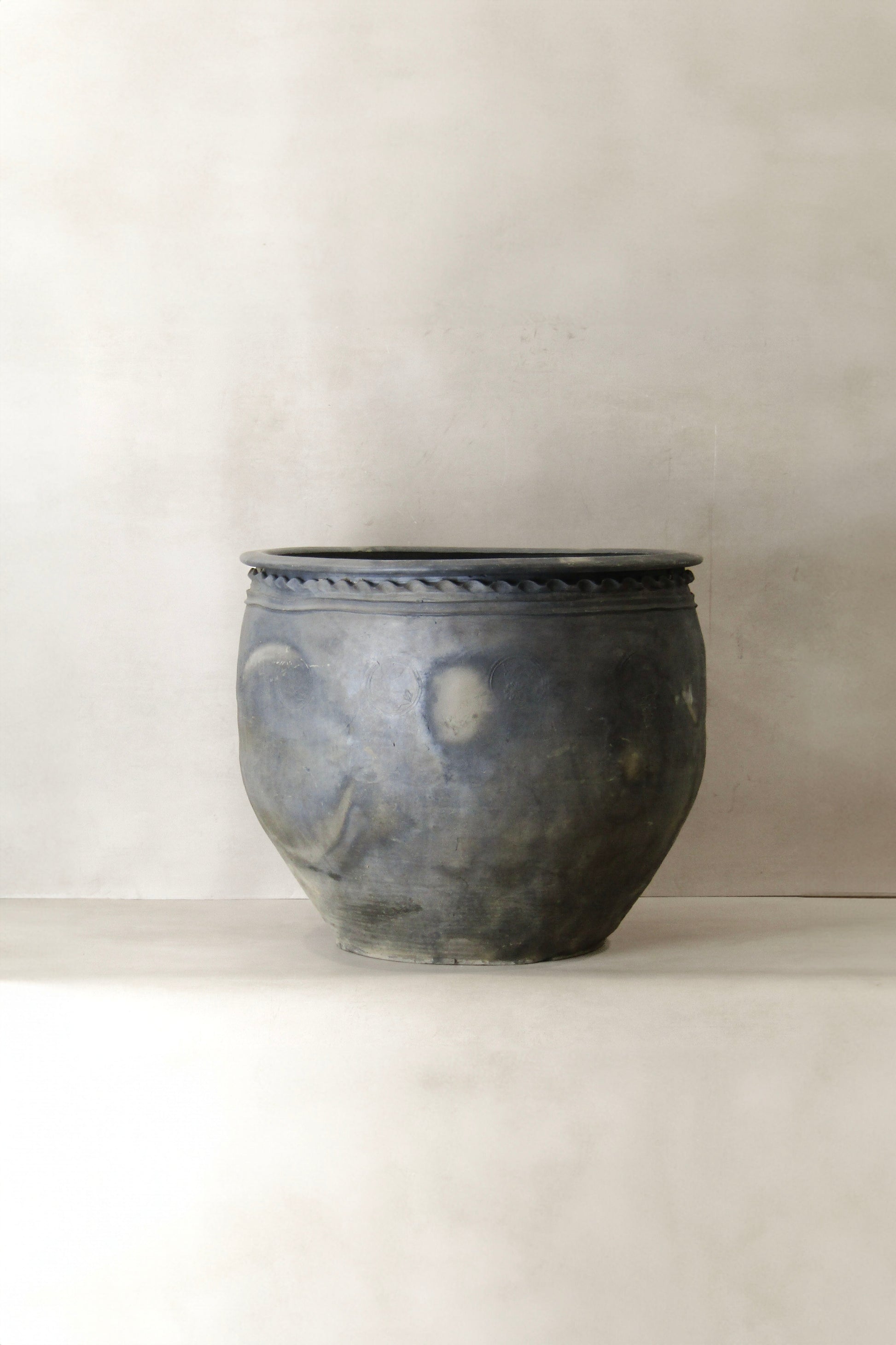 Big Old Grey Asian Pots - L018