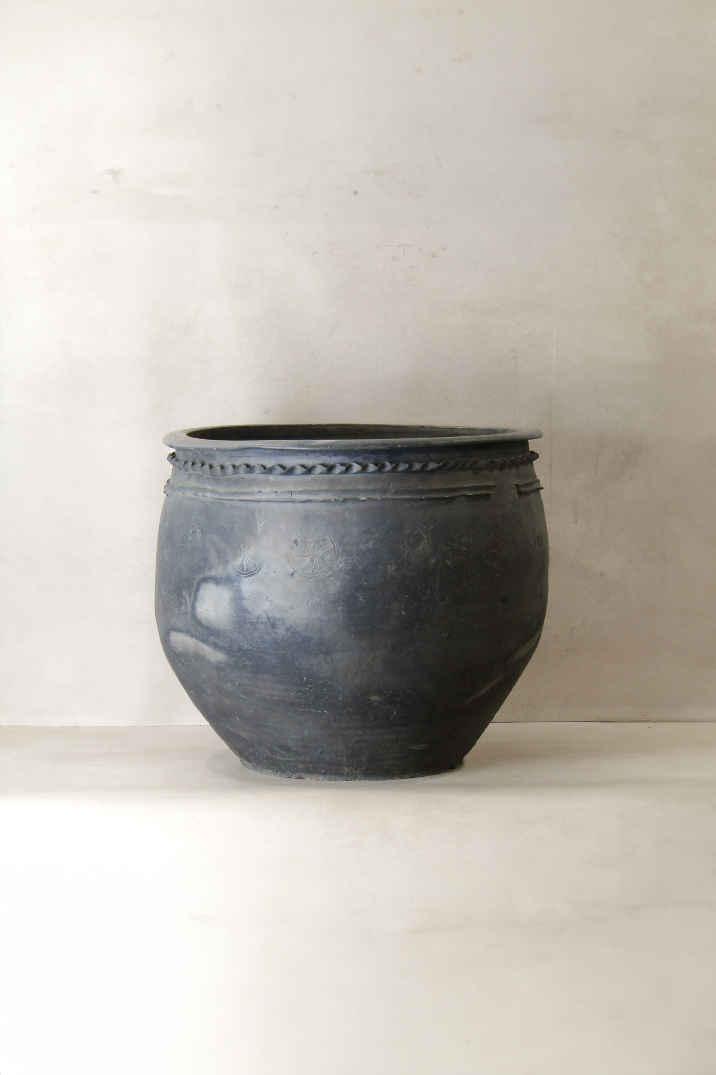 Big Old Grey Asian Pots - L019