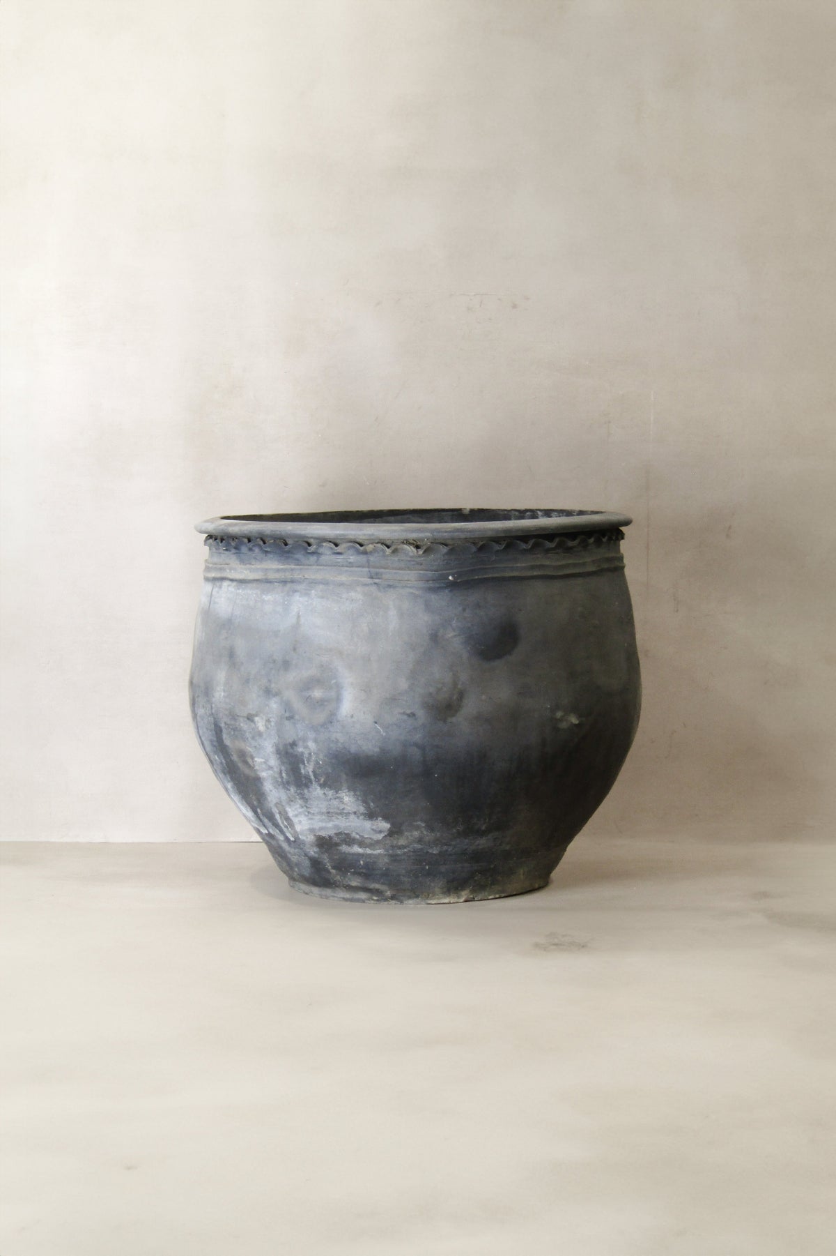 Big Old Grey Asian Pots - L020