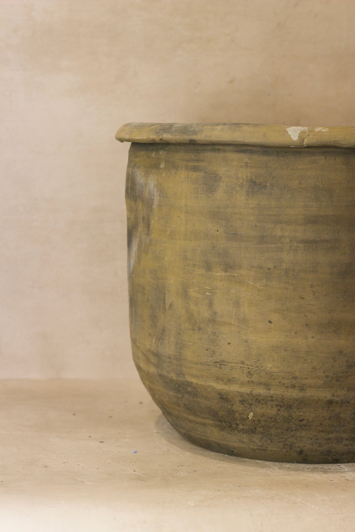 Big Old Grey Asian Pot - L012