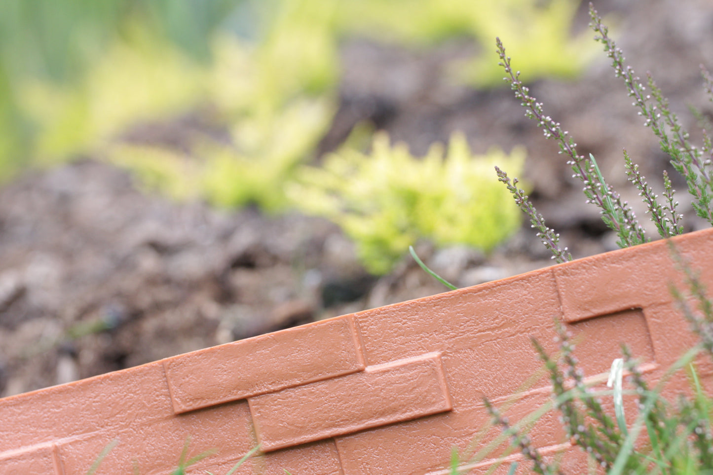 Lawn Edging, Plastic Palisade Slate Effect, 2.38m, Brown for Home and Garden Use