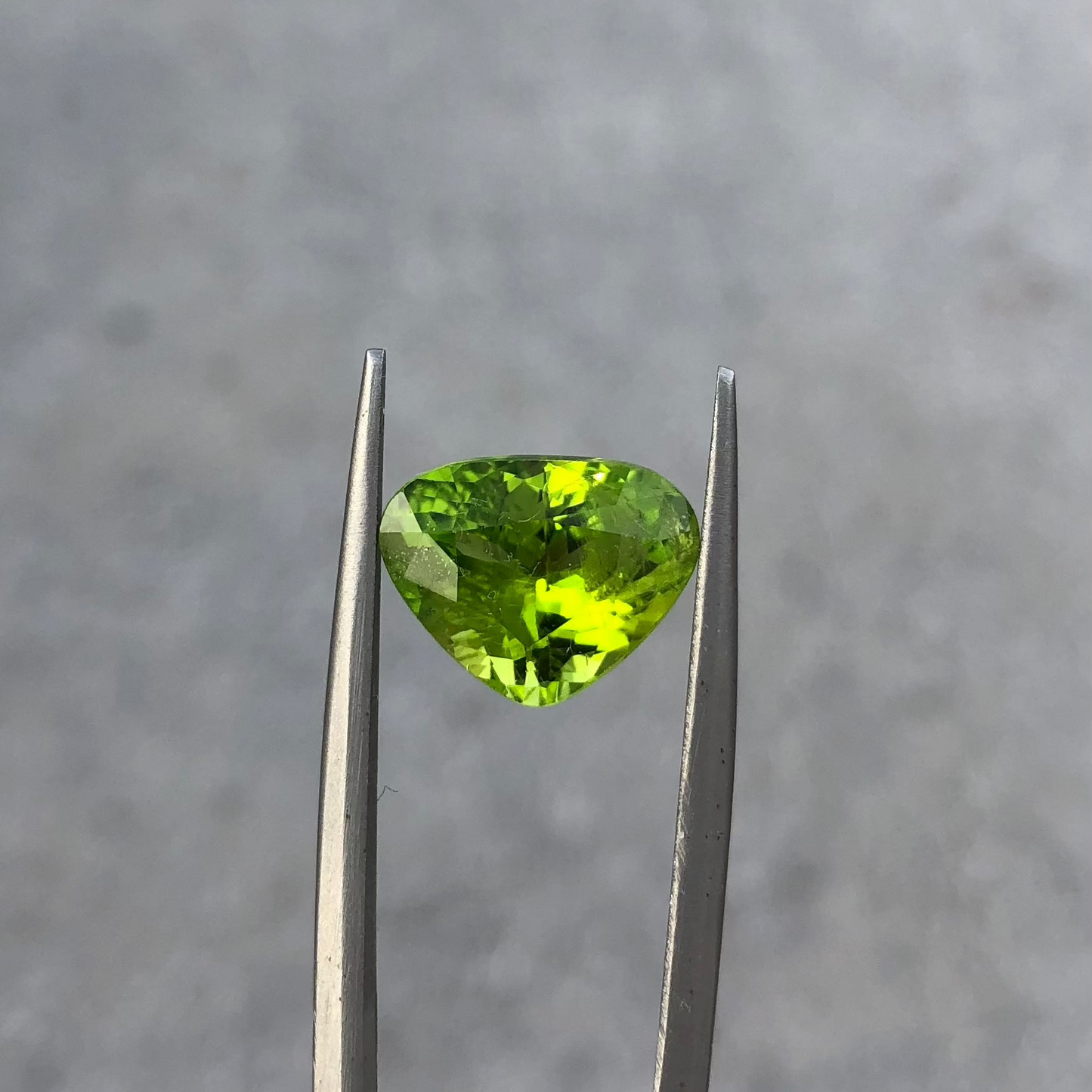 5.6ct Natural Peridot Gemstone- Olivine - Chrysolite Gem - August Birthstone -13x10x7mm