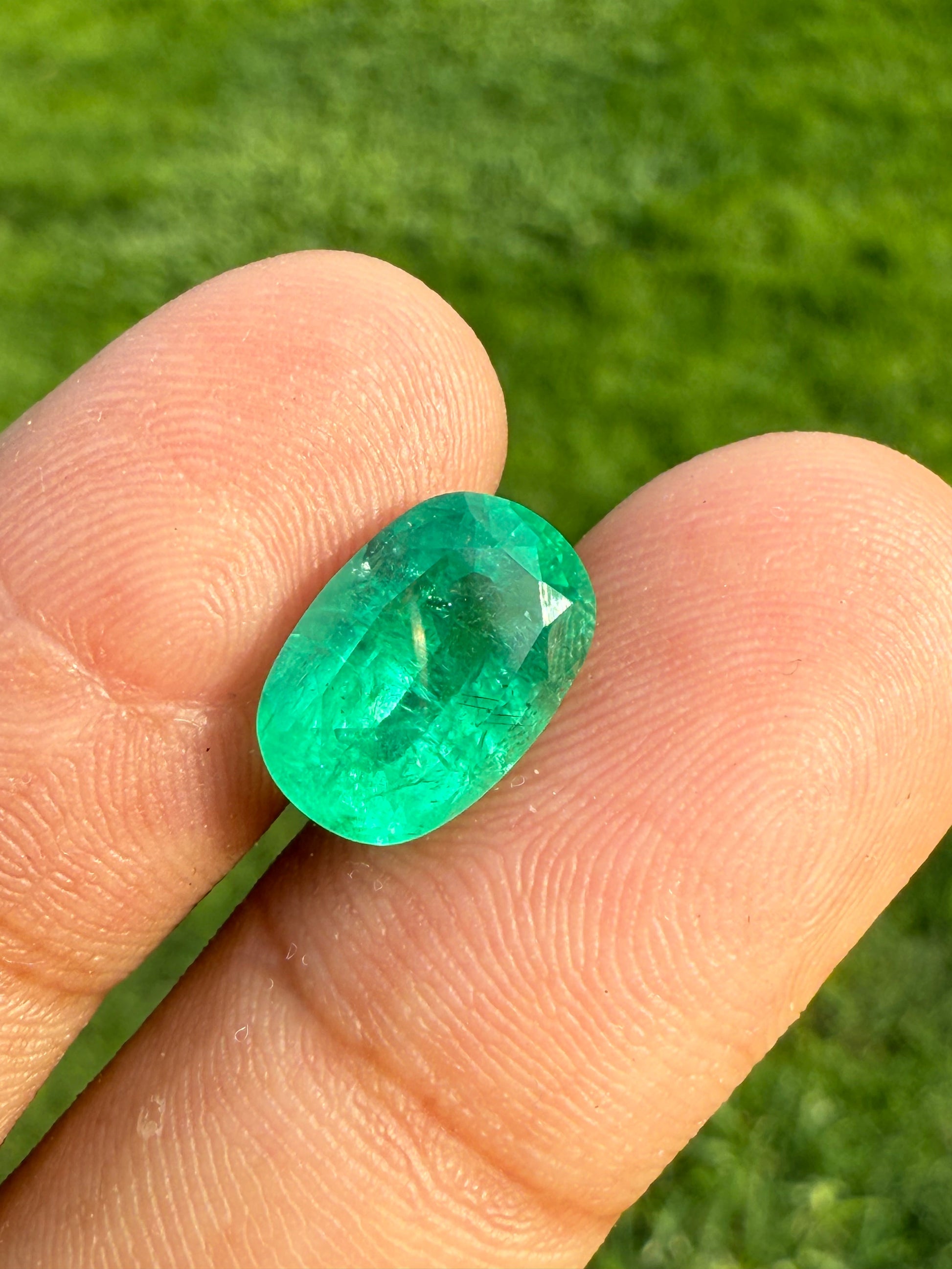 4.90ct - Natural Emerald - Budh Ratna - Zamurd - Pachu Stone, Markat Mani Stone - 12.9 x 8.8 x 6.7mm