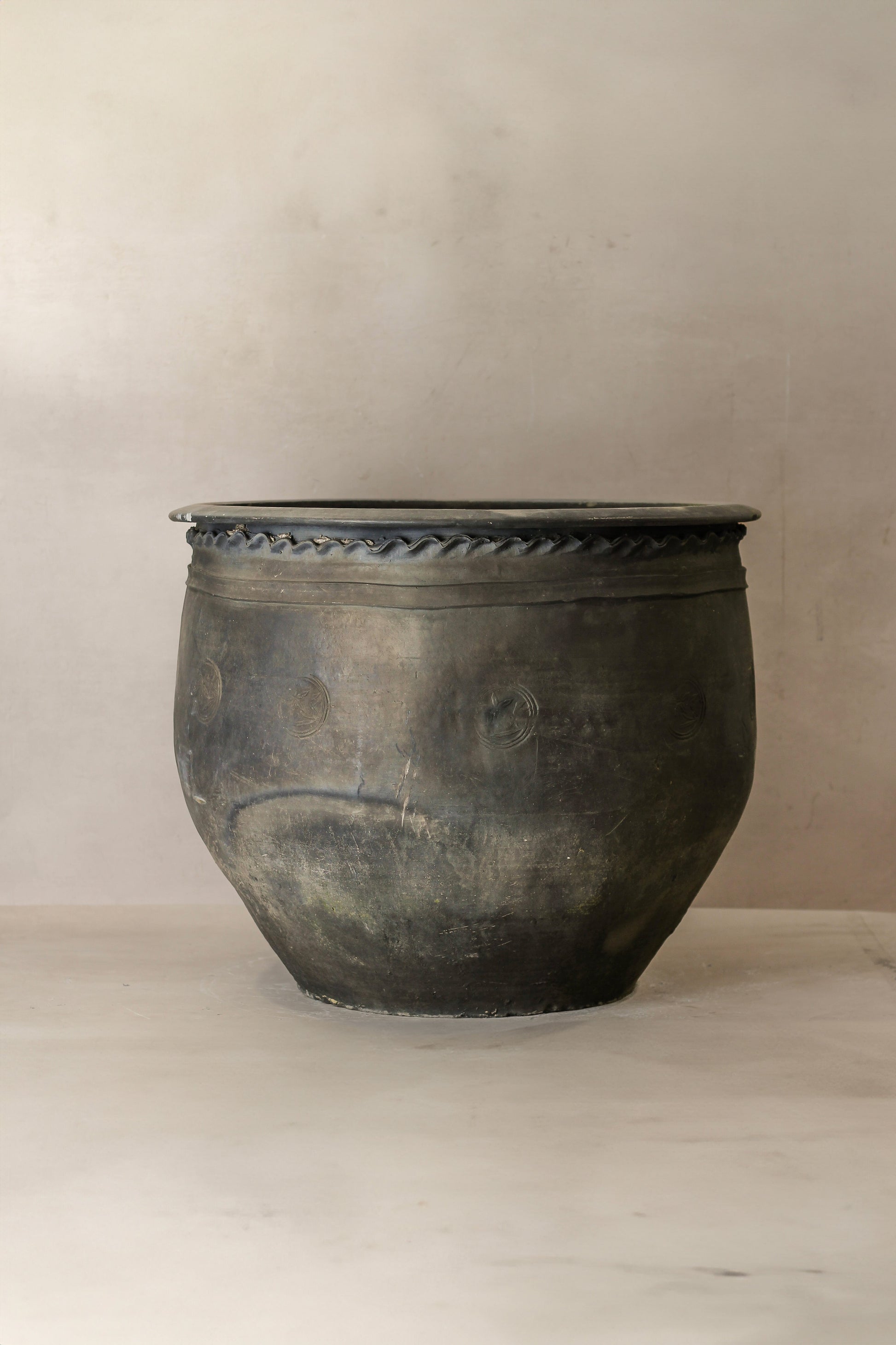 Big Old Grey Asian Pots - L015