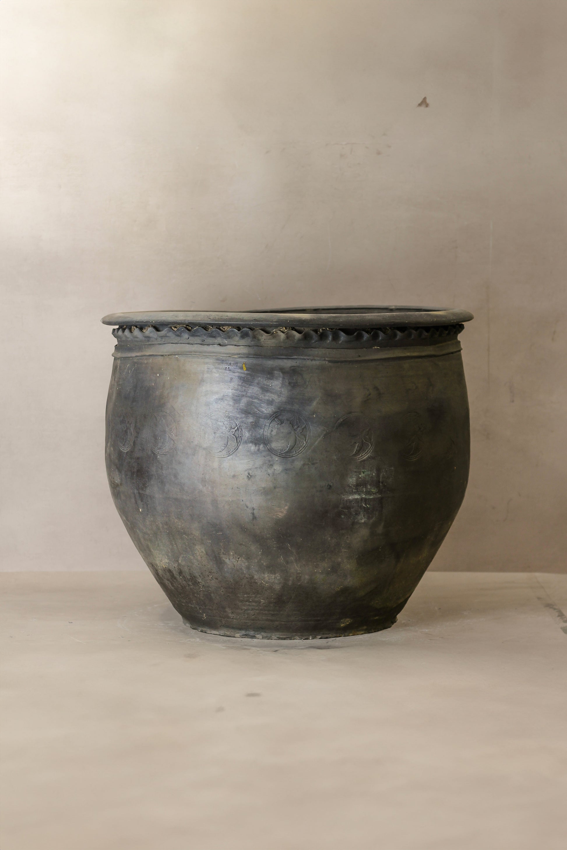 Big Old Grey Asian Pots - L017