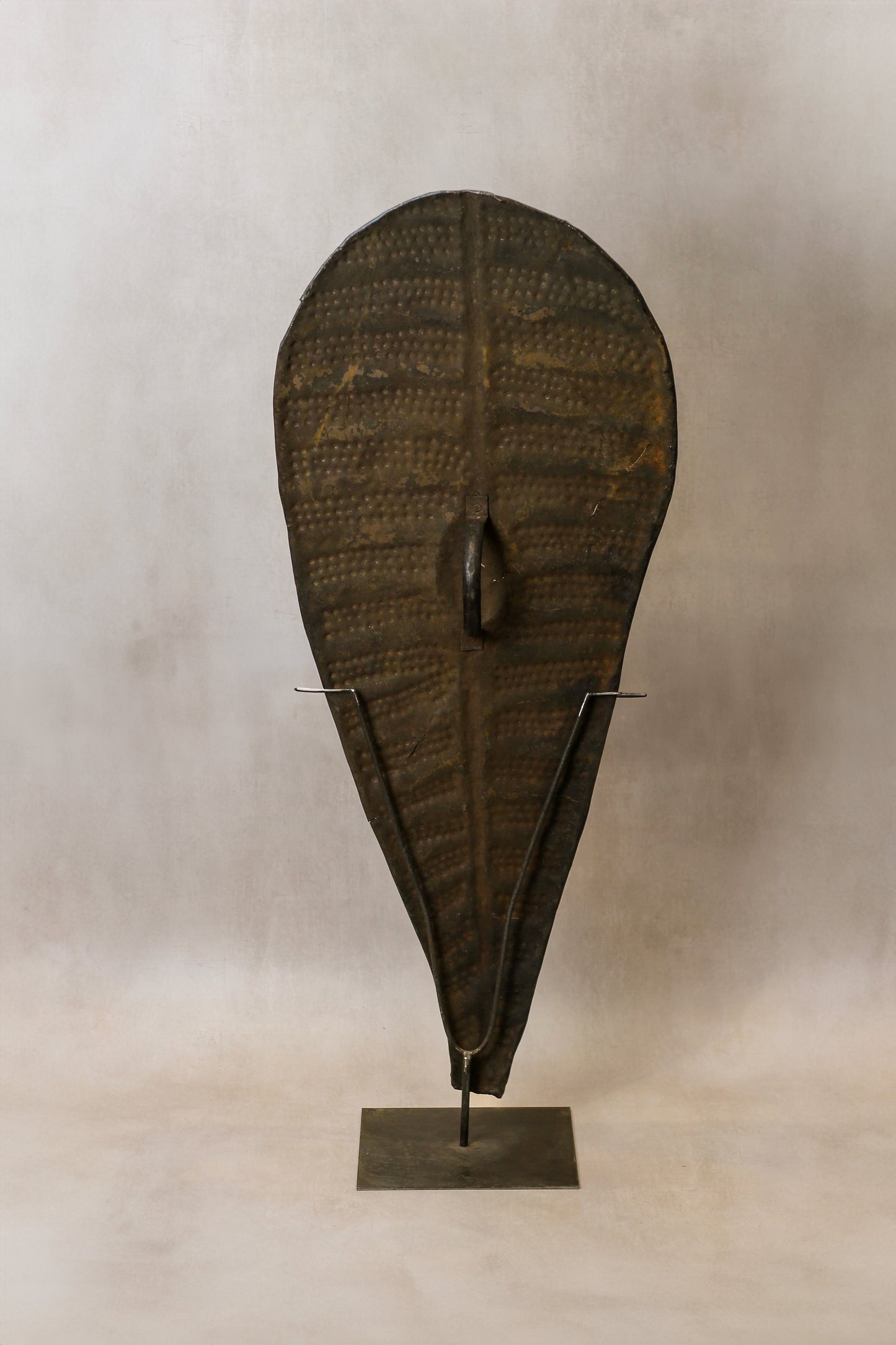 Vintage Sudanese Dinka Shield - 44.1