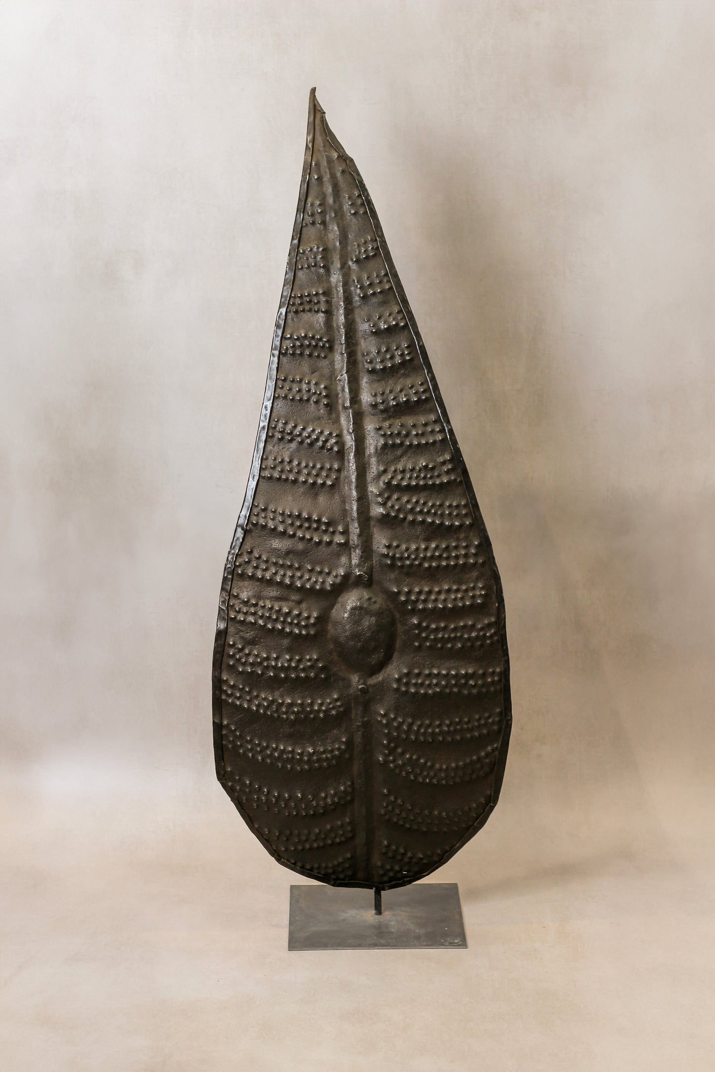 Vintage Sudanese Dinka Shield - 44.2