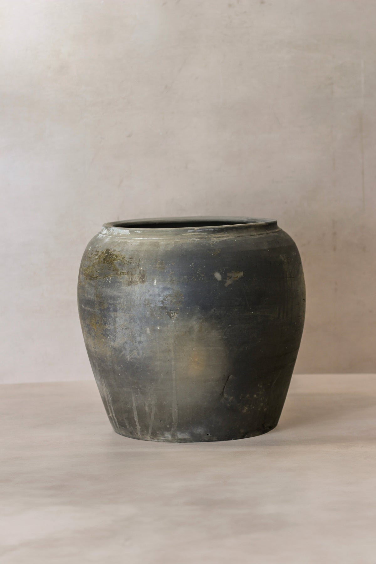 Vintage Dark Pot - No 72