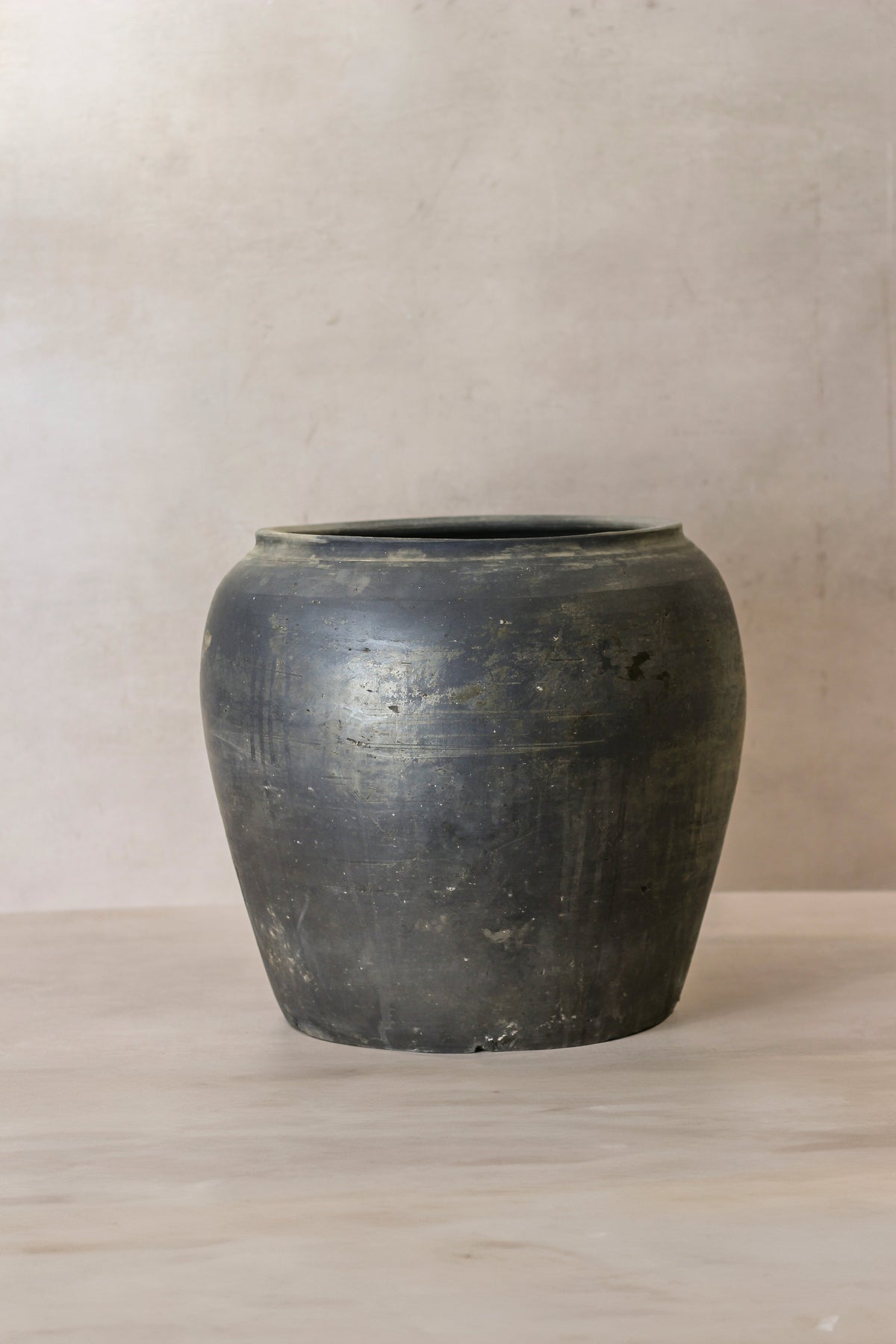 Vintage Dark Pot - No 72