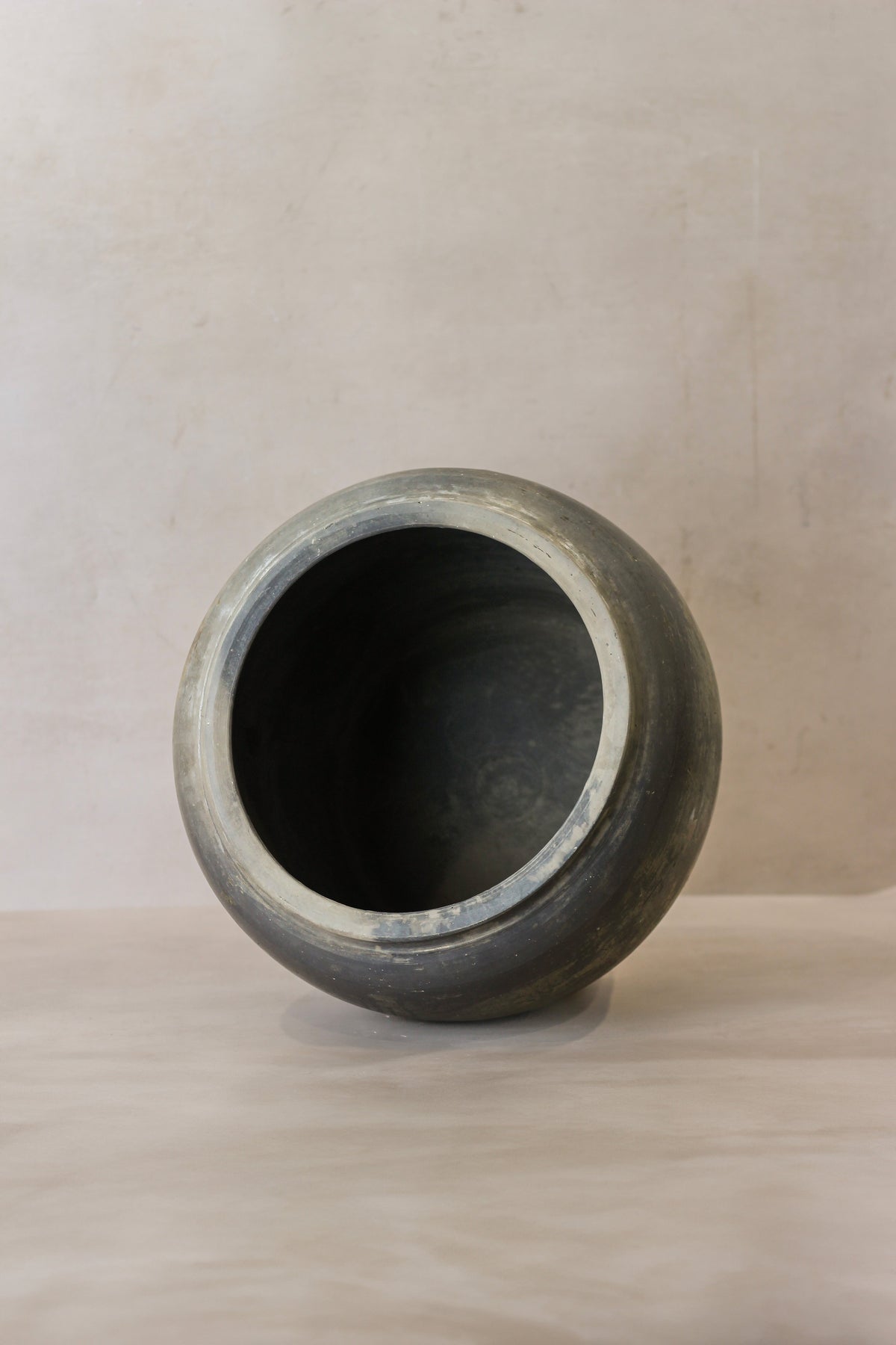 Vintage Dark Pot - No 72