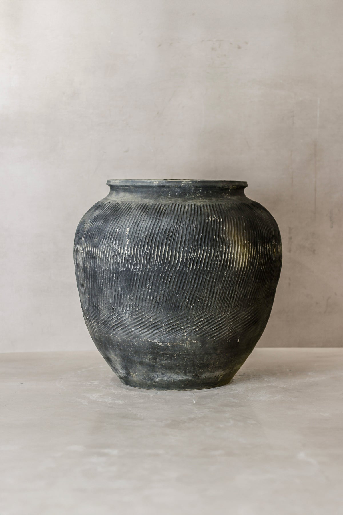 Vintage Textured Grey Pot - VT02