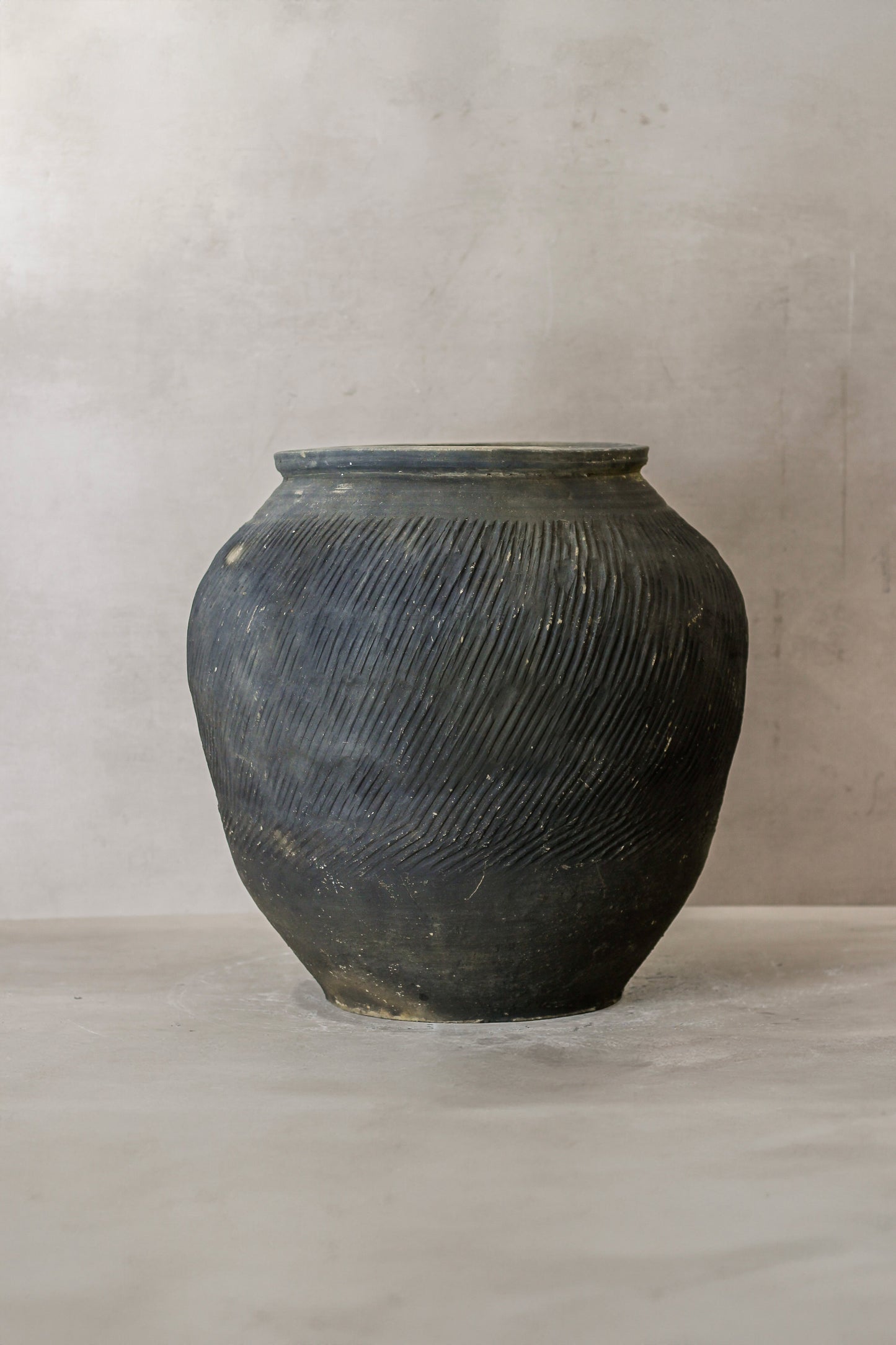 Vintage Textured Grey Pot - VT03