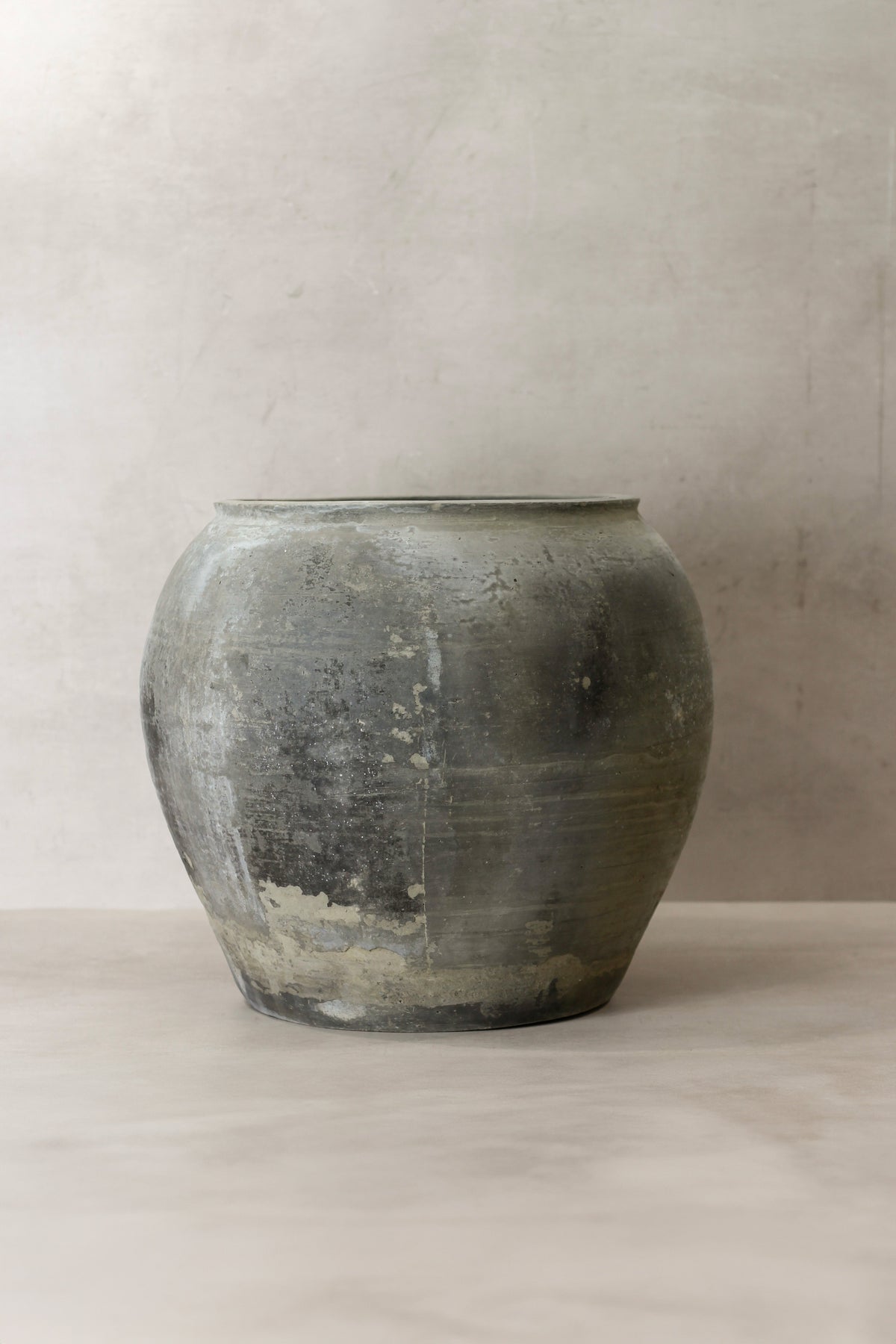 Vintage Dark Pot - No 75