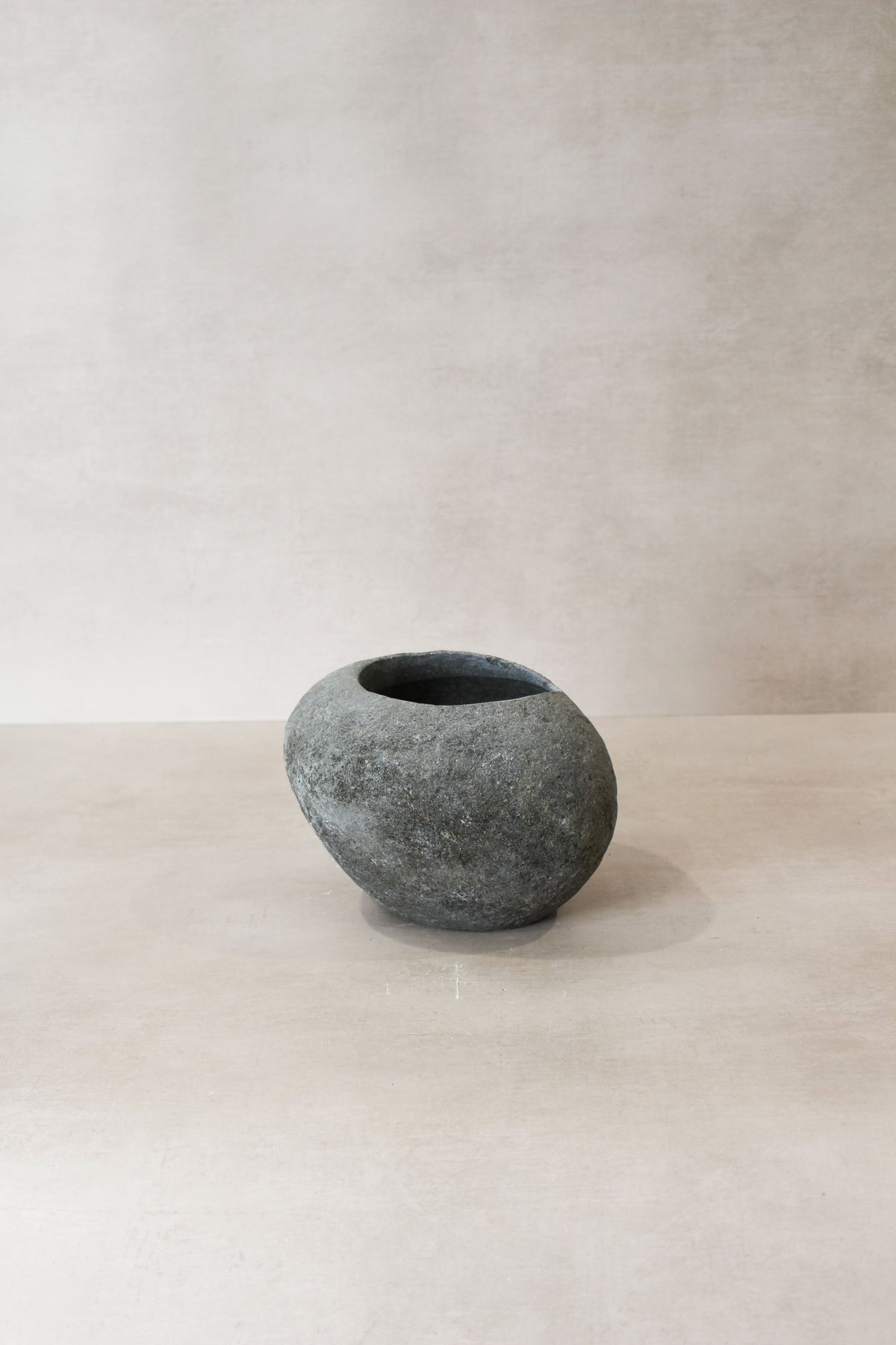 River Stone Planter Pot No9