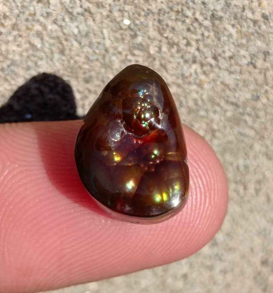 9.4ct Mexican Fire Agate,  Rare Fire Agate, Green Aatshi Aqeeq - Perfect gemstone Gift, Dimensions - 15x12xmm