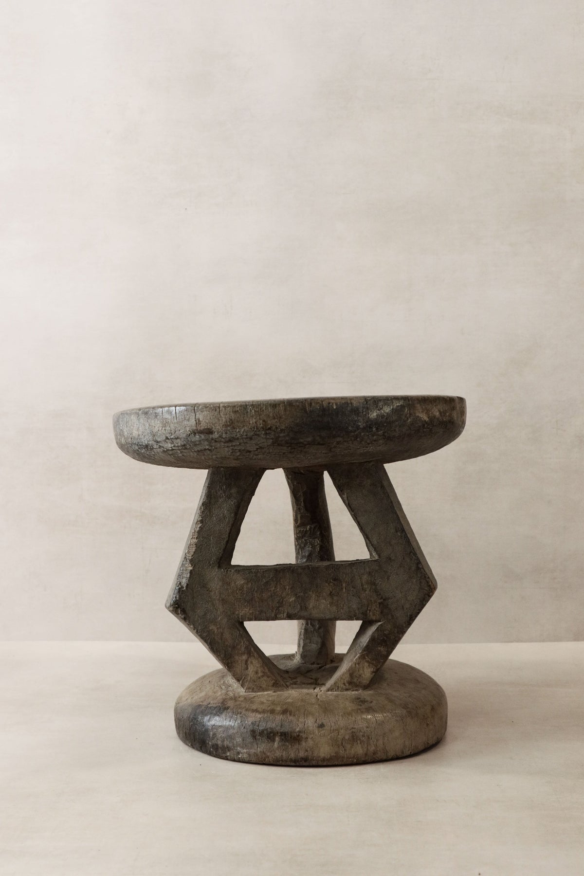 Tonga Stool - 37.2